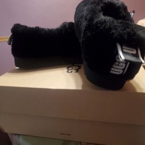 Black UGG Classic Cozy Bootie